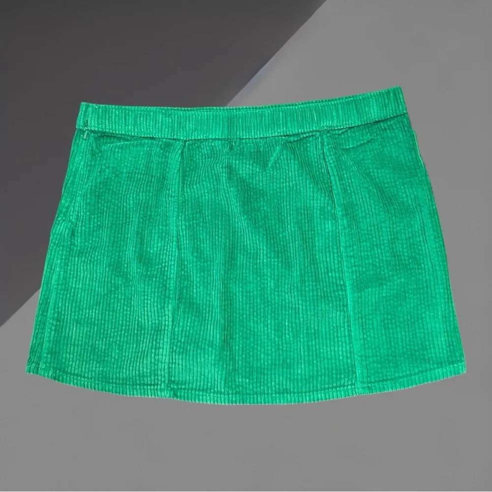 NWT Aerie Corduroy Micro Mini Skirt in Kelly Green-Size Small
